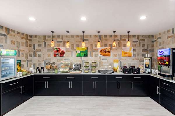 Amenities - Quality Inn & Suites Plano