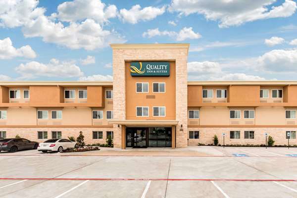Exterior view - Quality Inn & Suites Plano