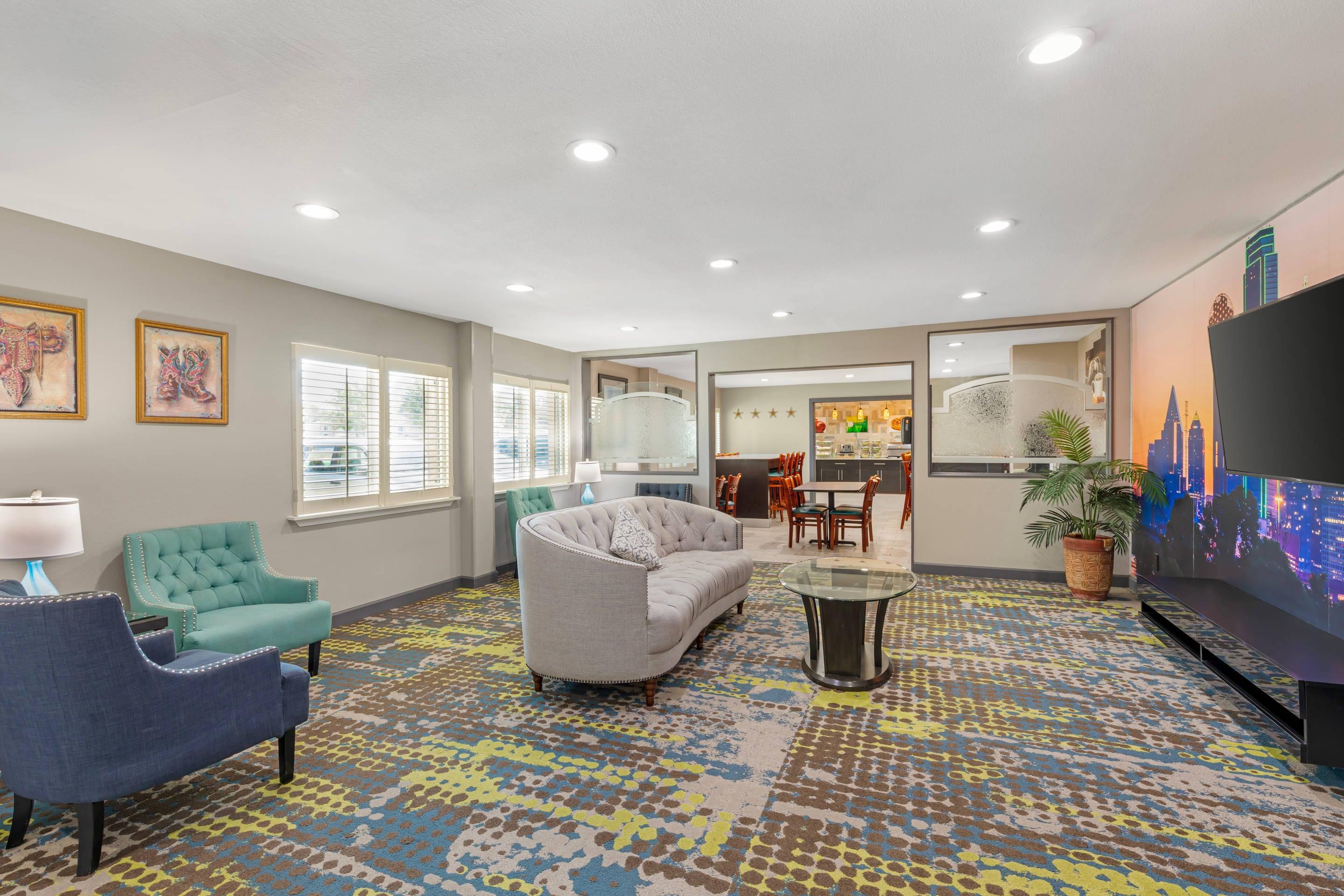 Hotel lobby | Quality Inn & Suites Plano