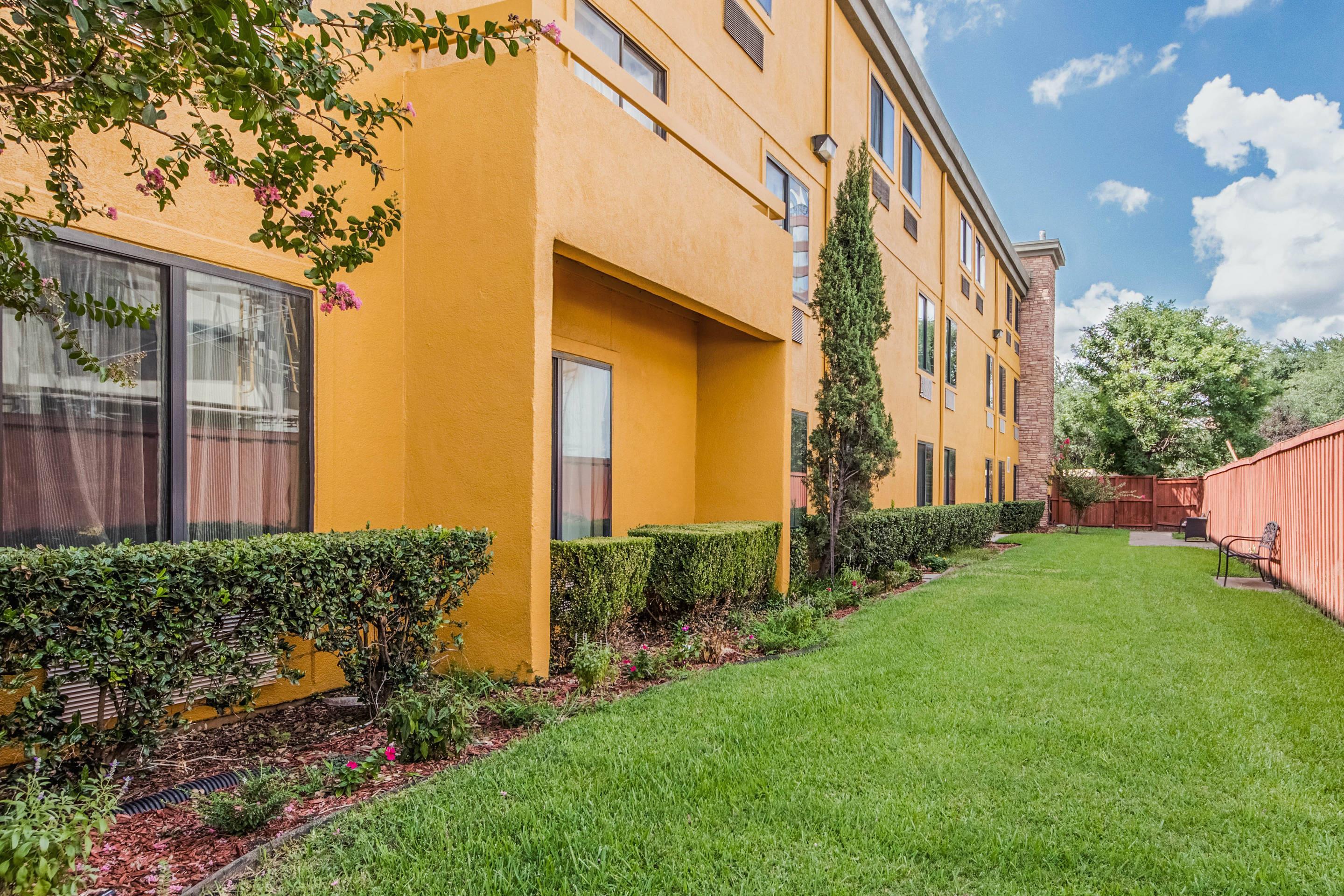 Hotel near popular attractions | Comfort Inn Dallas Park Central
