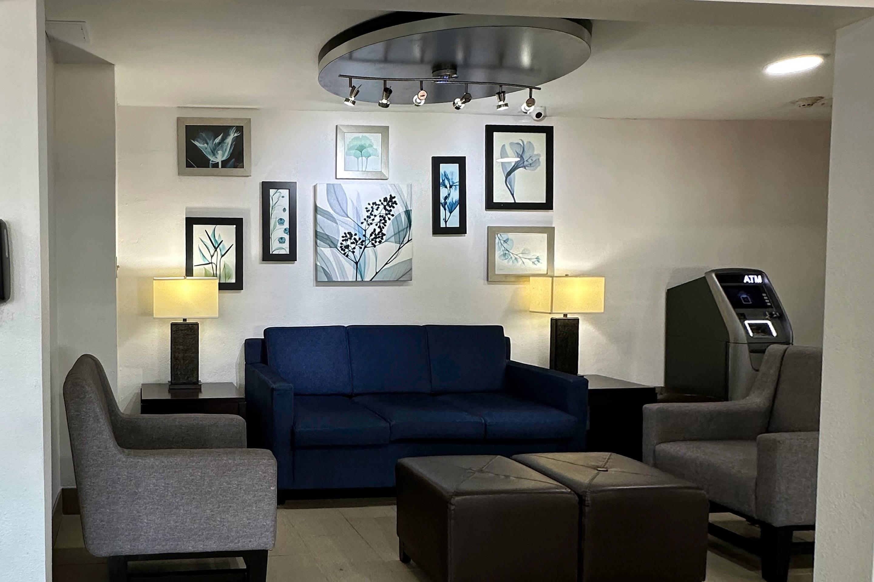 Hotel lobby | Comfort Inn Dallas Park Central