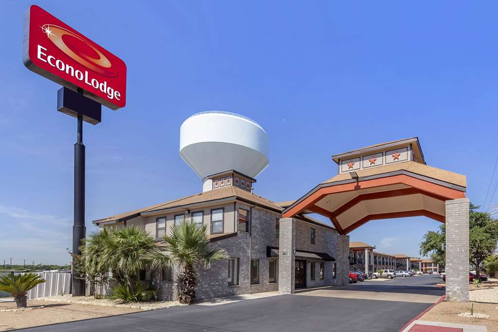 Econo Lodge San Antonio/Near Seaworld