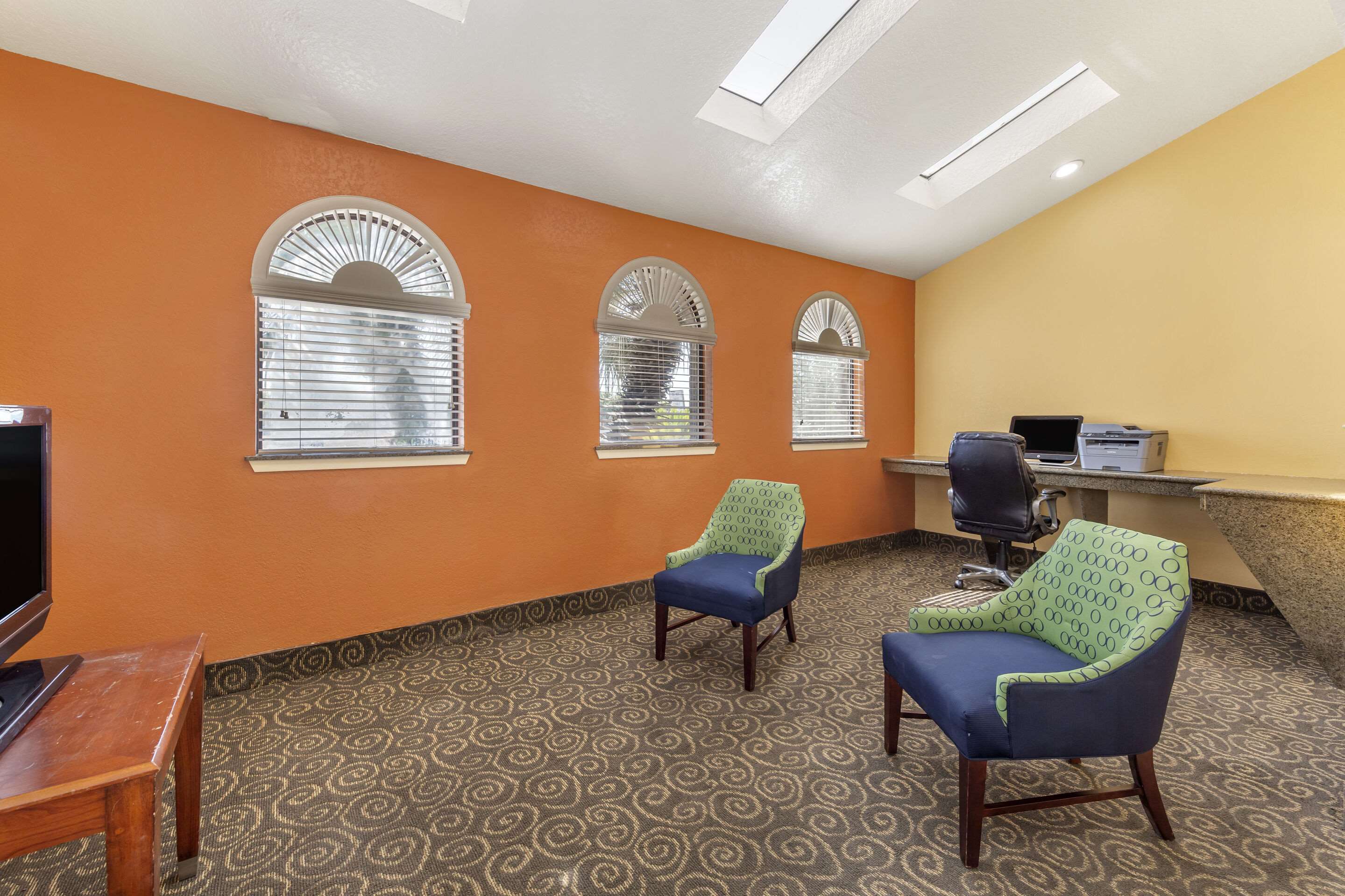 Computer in the lobby | Econo Lodge Near Lackland Air Force Base-SeaWorld
