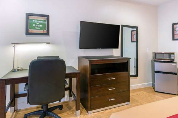 Suite - Econo Lodge Inn & Suites Northwest Houston