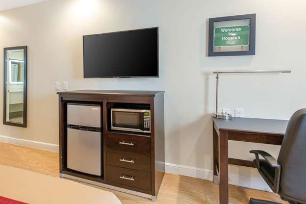 Suite - Econo Lodge Inn & Suites Northwest Houston