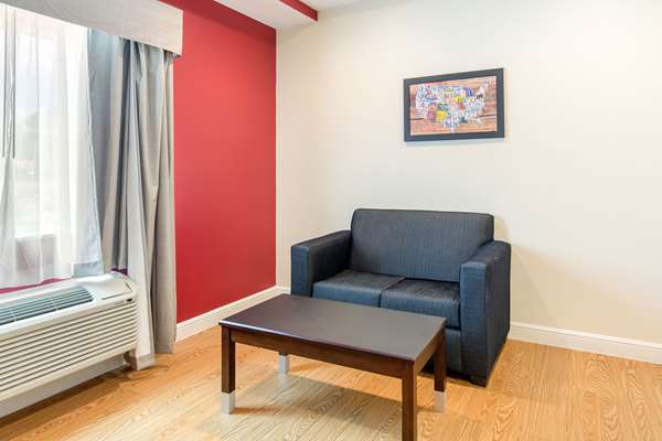 Suite - Econo Lodge Inn & Suites Northwest Houston