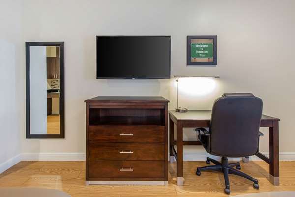  - Econo Lodge Inn & Suites Northwest Houston