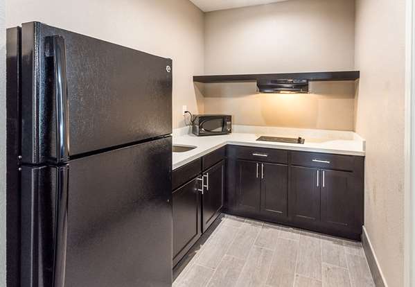 Suite - Econo Lodge Inn & Suites Northwest Houston