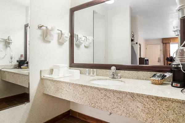  - Quality Inn South Bluff St George - I-15, Exit 6