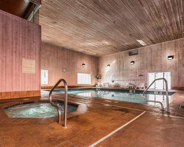 Pool - Quality Inn & Suites Moab