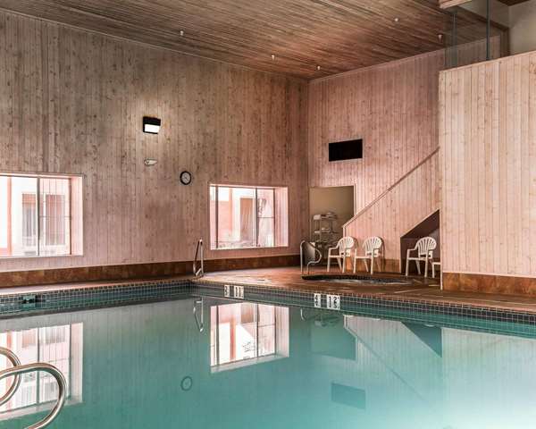 Pool - Quality Inn & Suites Moab