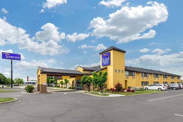 On-Site,Outdoor/Exterior,Exterior View of Building