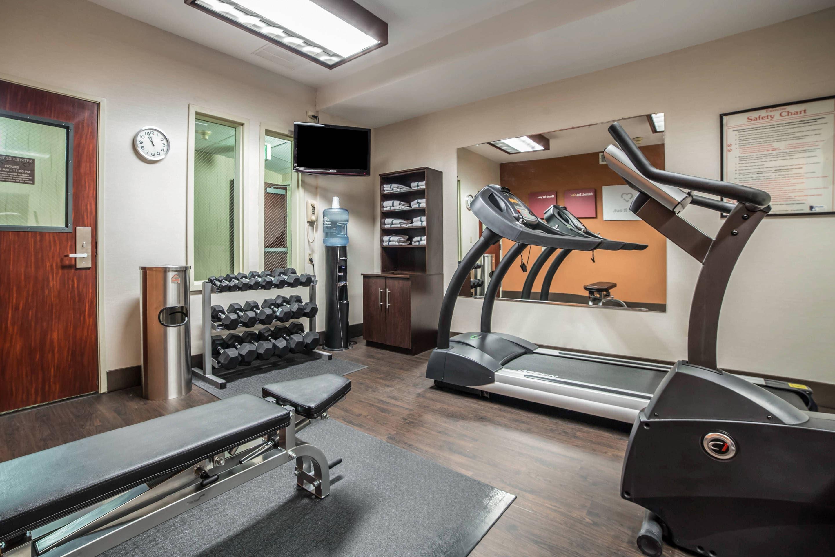 Exercise room | Comfort Suites Airport