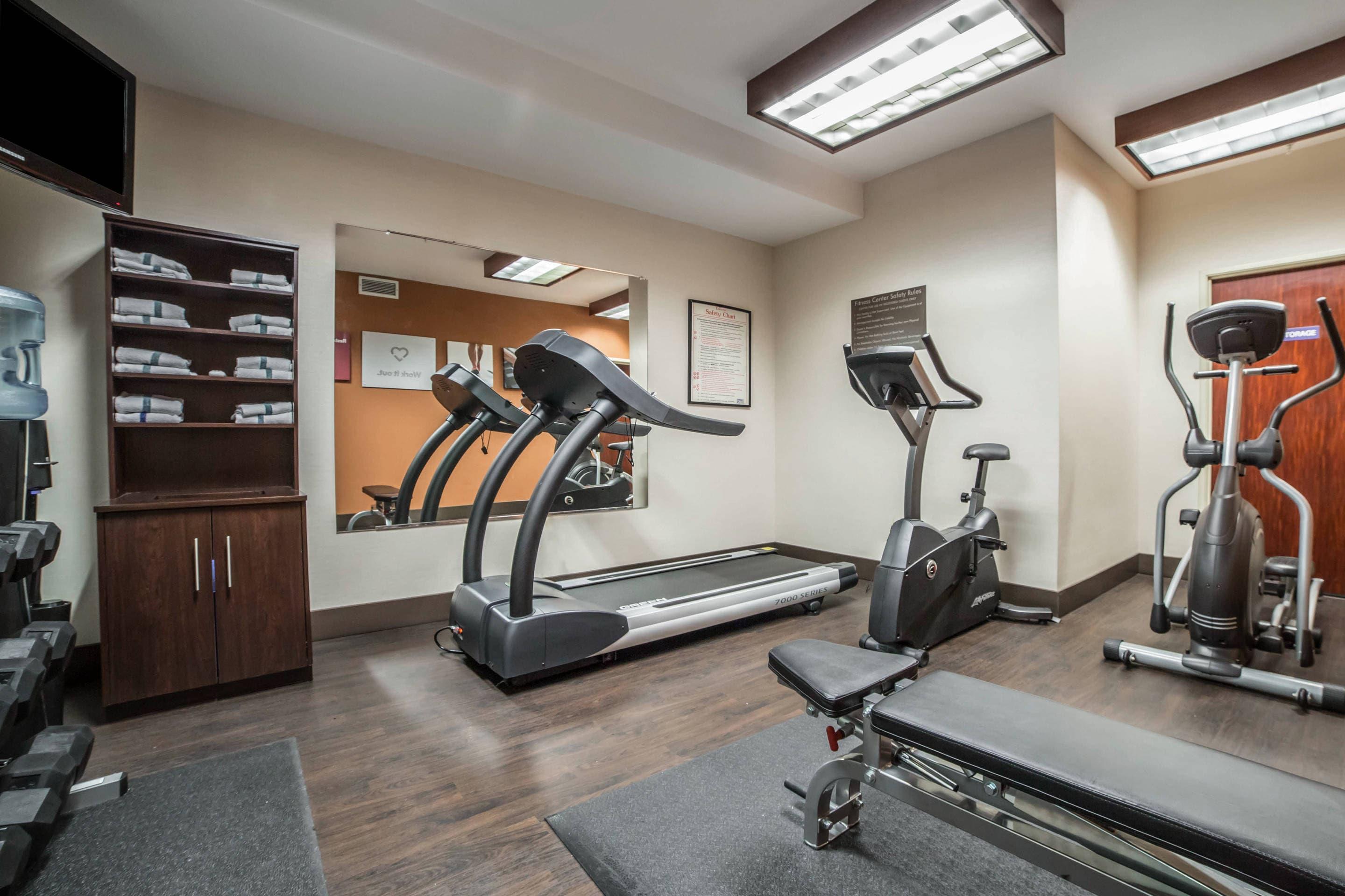 Exercise room | Comfort Suites Airport