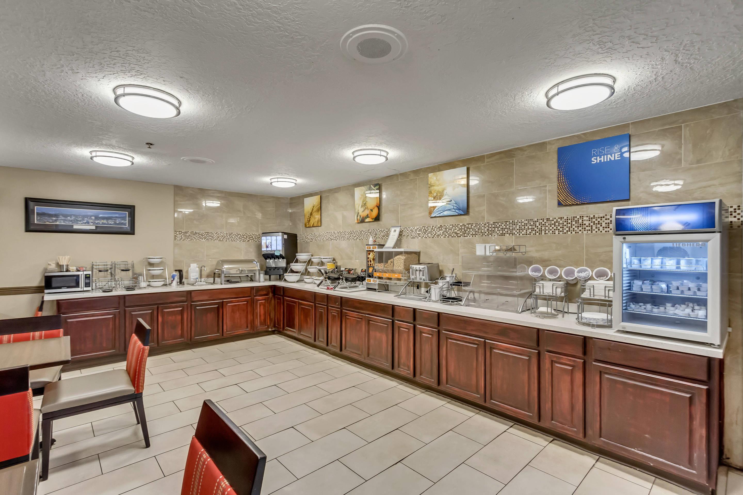 Breakfast area | Comfort Inn Murray - Salt Lake City South