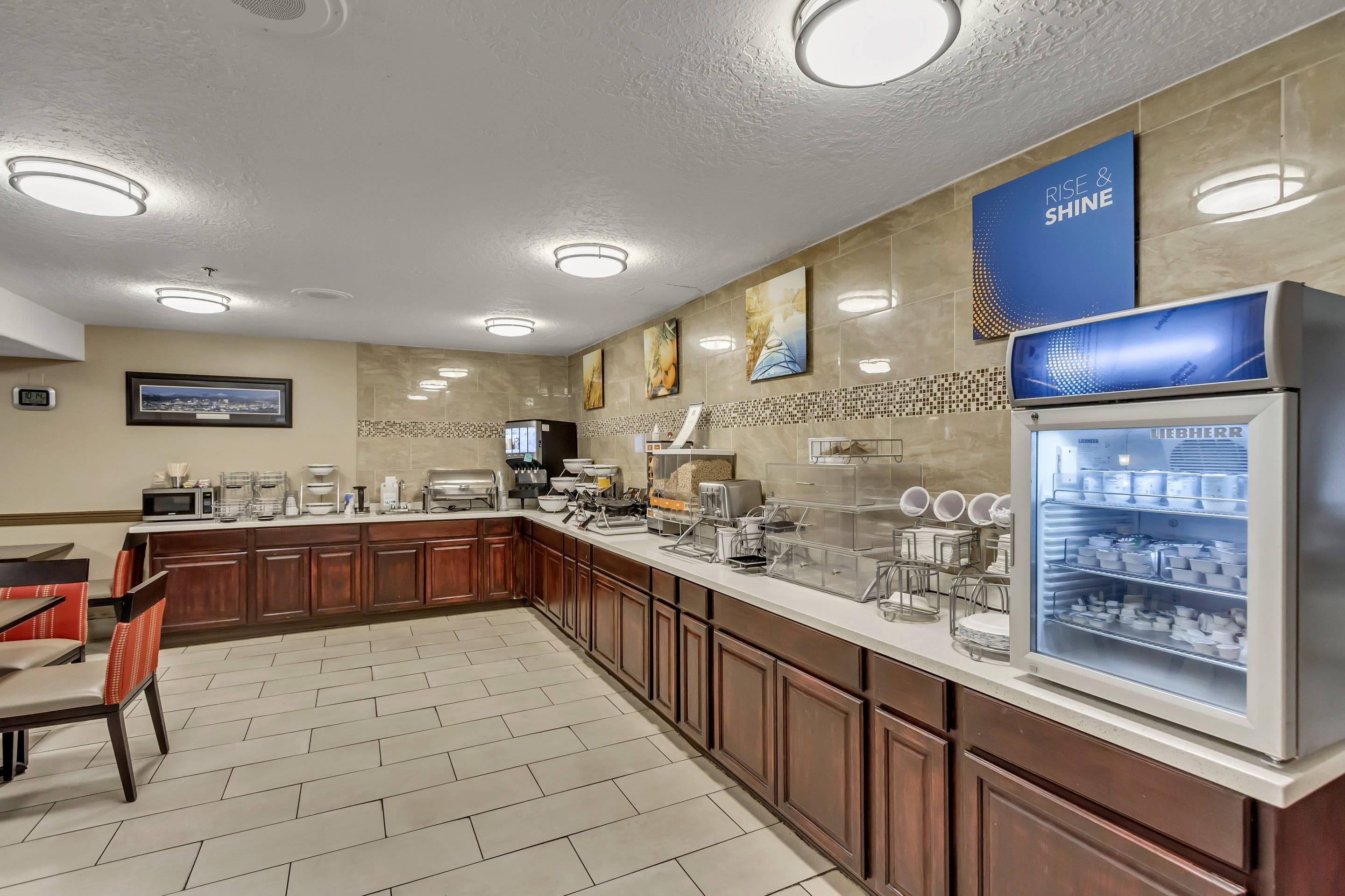 Breakfast area | Comfort Inn Murray - Salt Lake City South