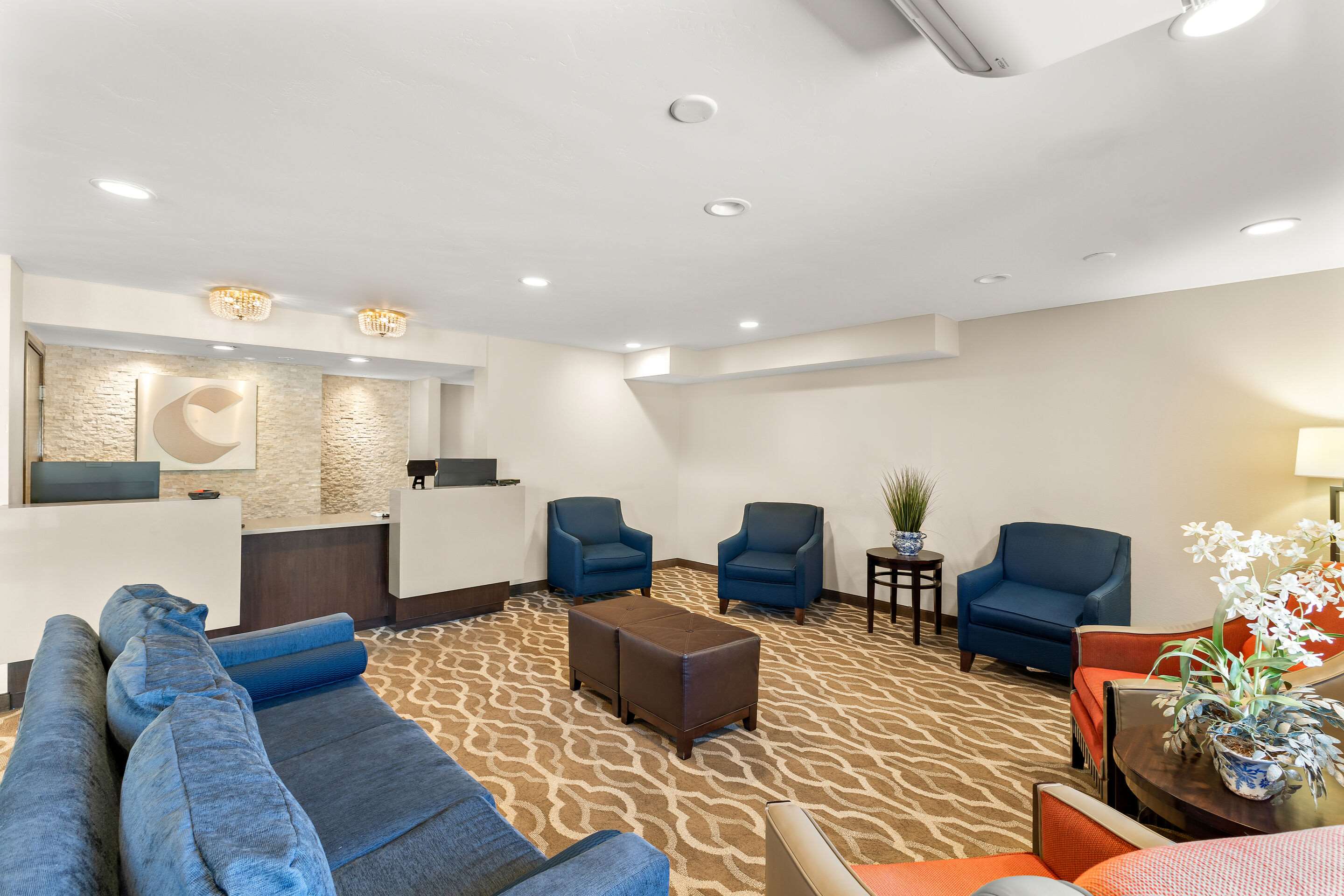 Lobby with sitting area | Comfort Inn Layton - Salt Lake City