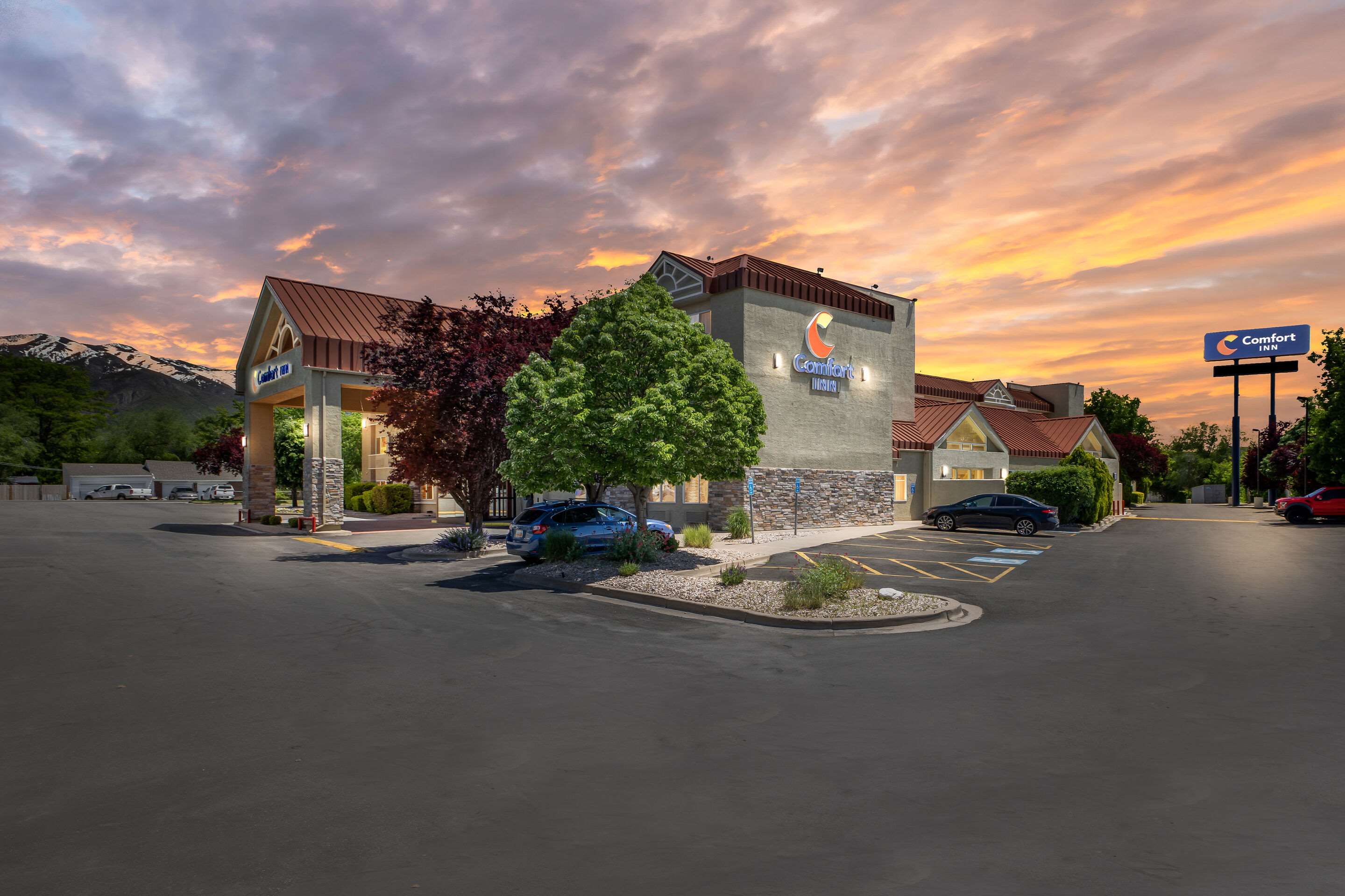Twilight | Comfort Inn Layton - Salt Lake City