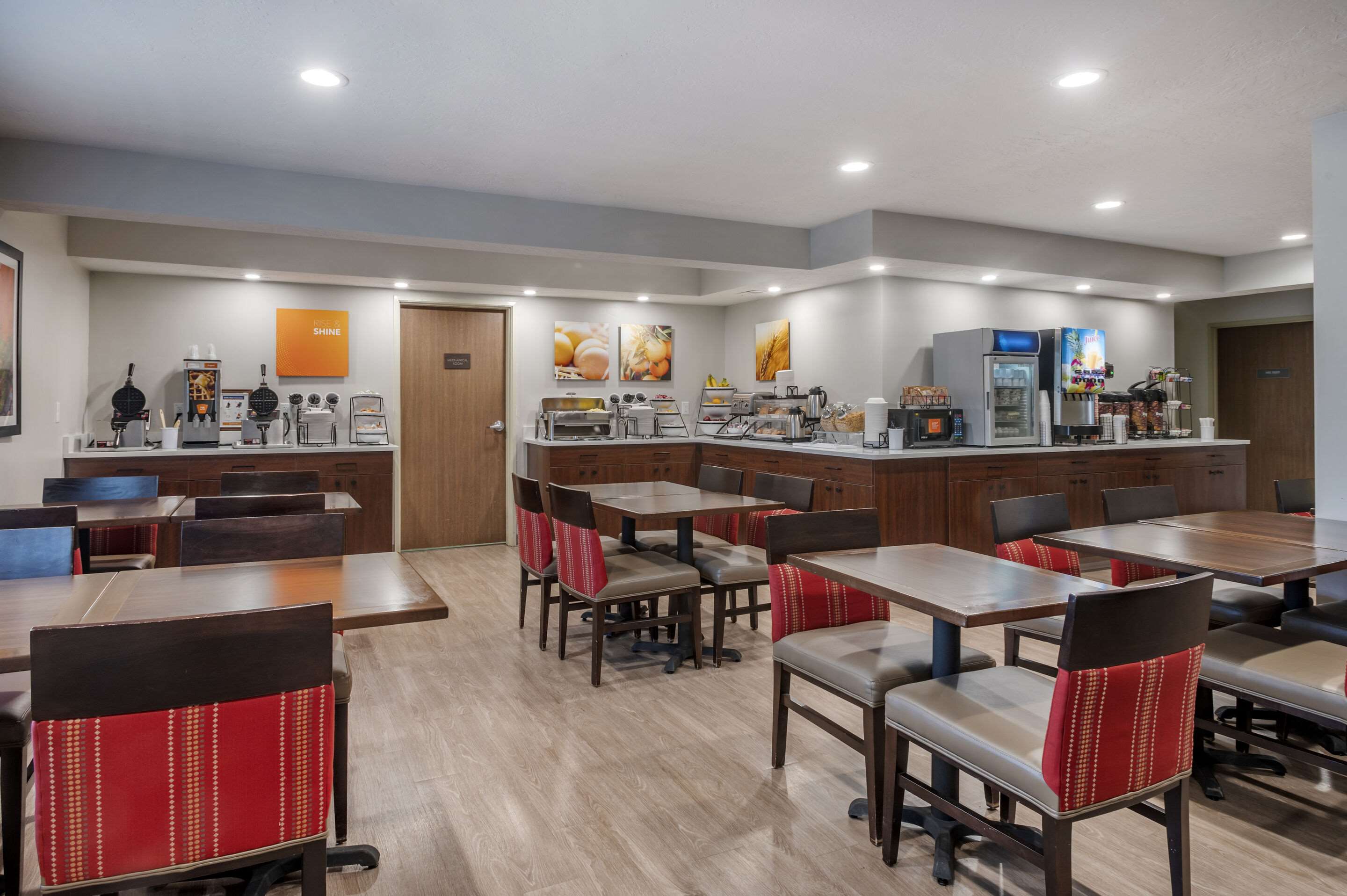 Breakfast area | Comfort Inn & Suites Beaver - Interstate 15 North