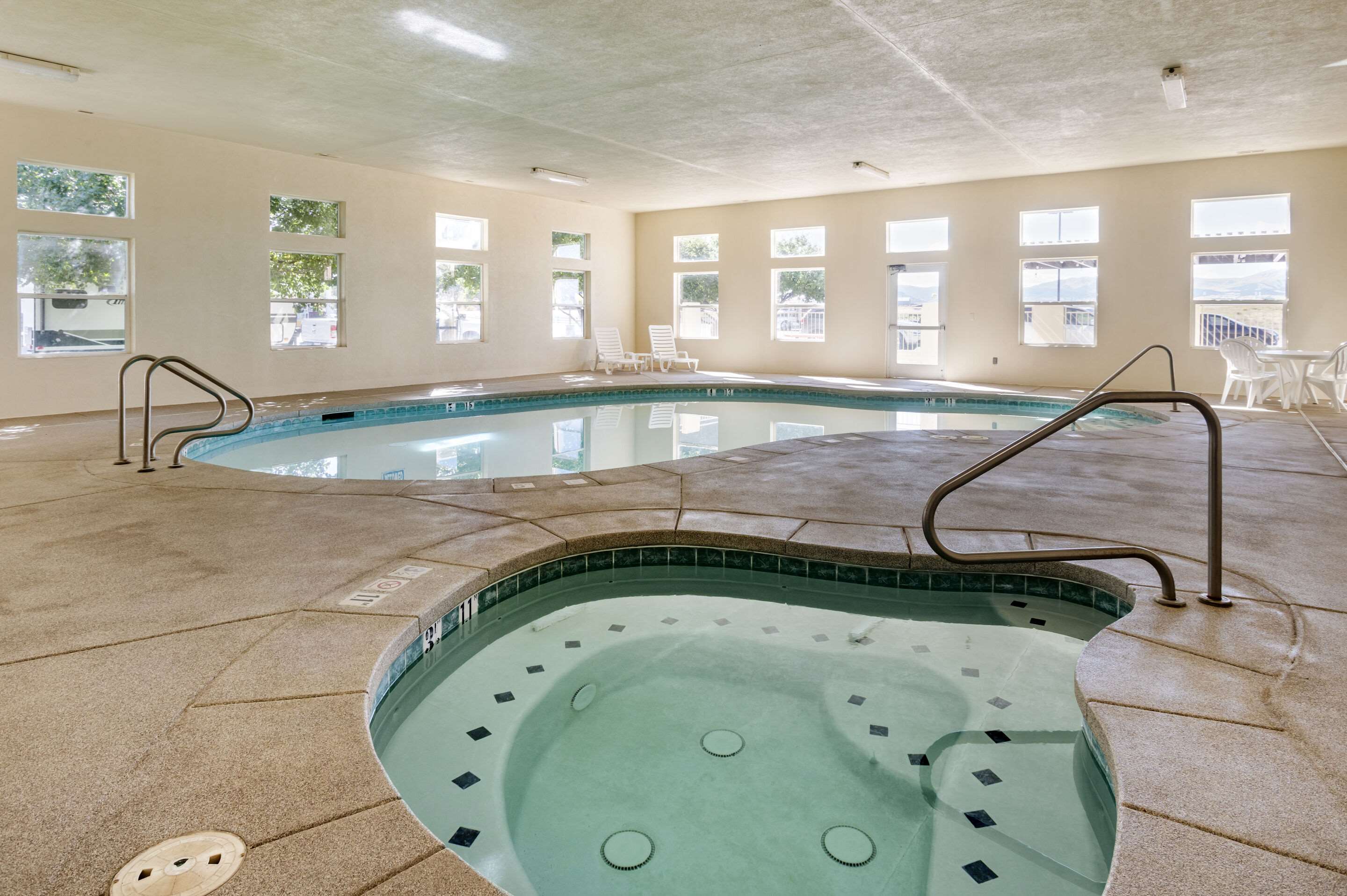 Indoor pool with hot tub | Comfort Inn & Suites Beaver - Interstate 15 North