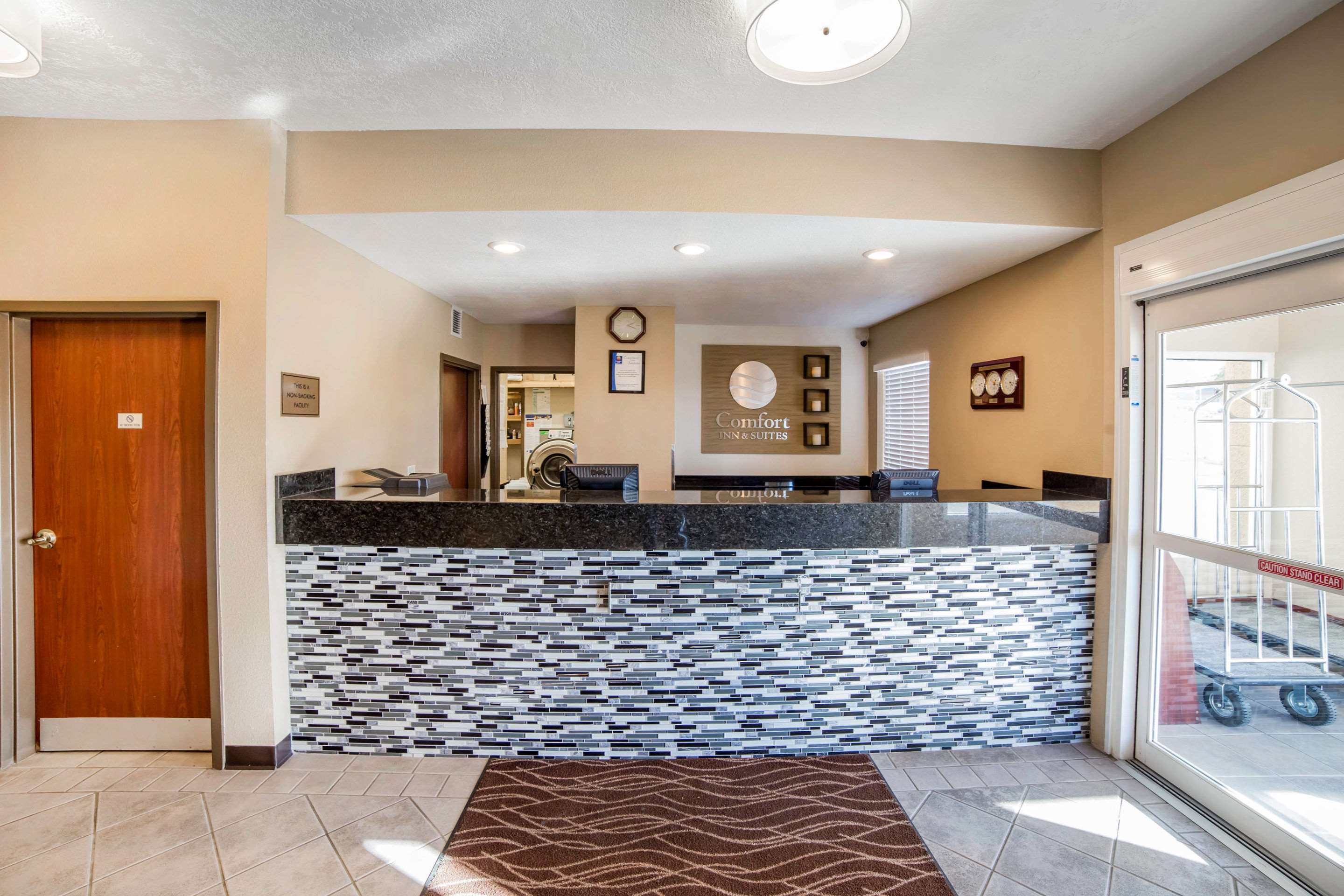 Front desk | Comfort Inn & Suites Woods Cross - Salt Lake City North