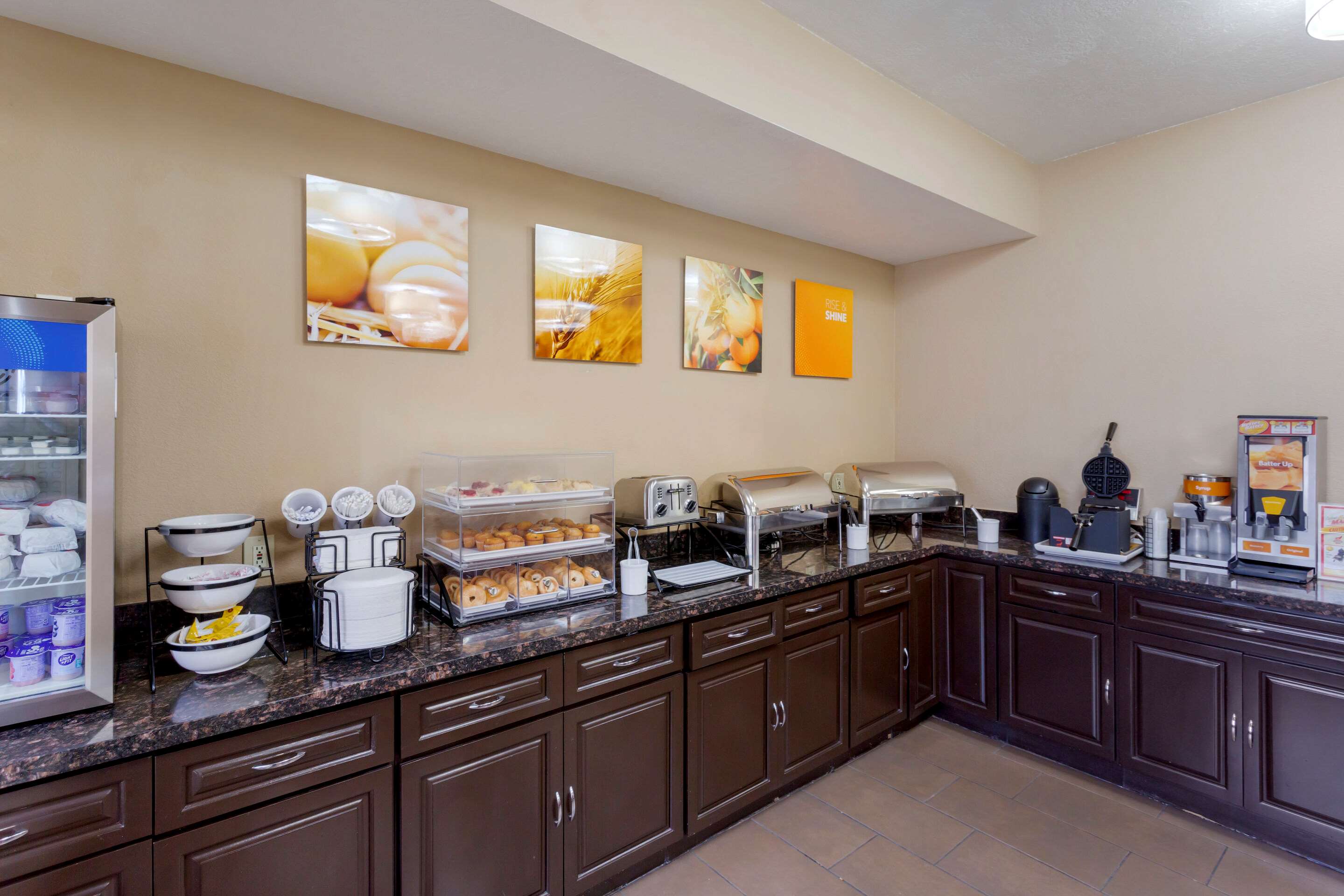 Breakfast area | Comfort Inn & Suites Woods Cross - Salt Lake City North