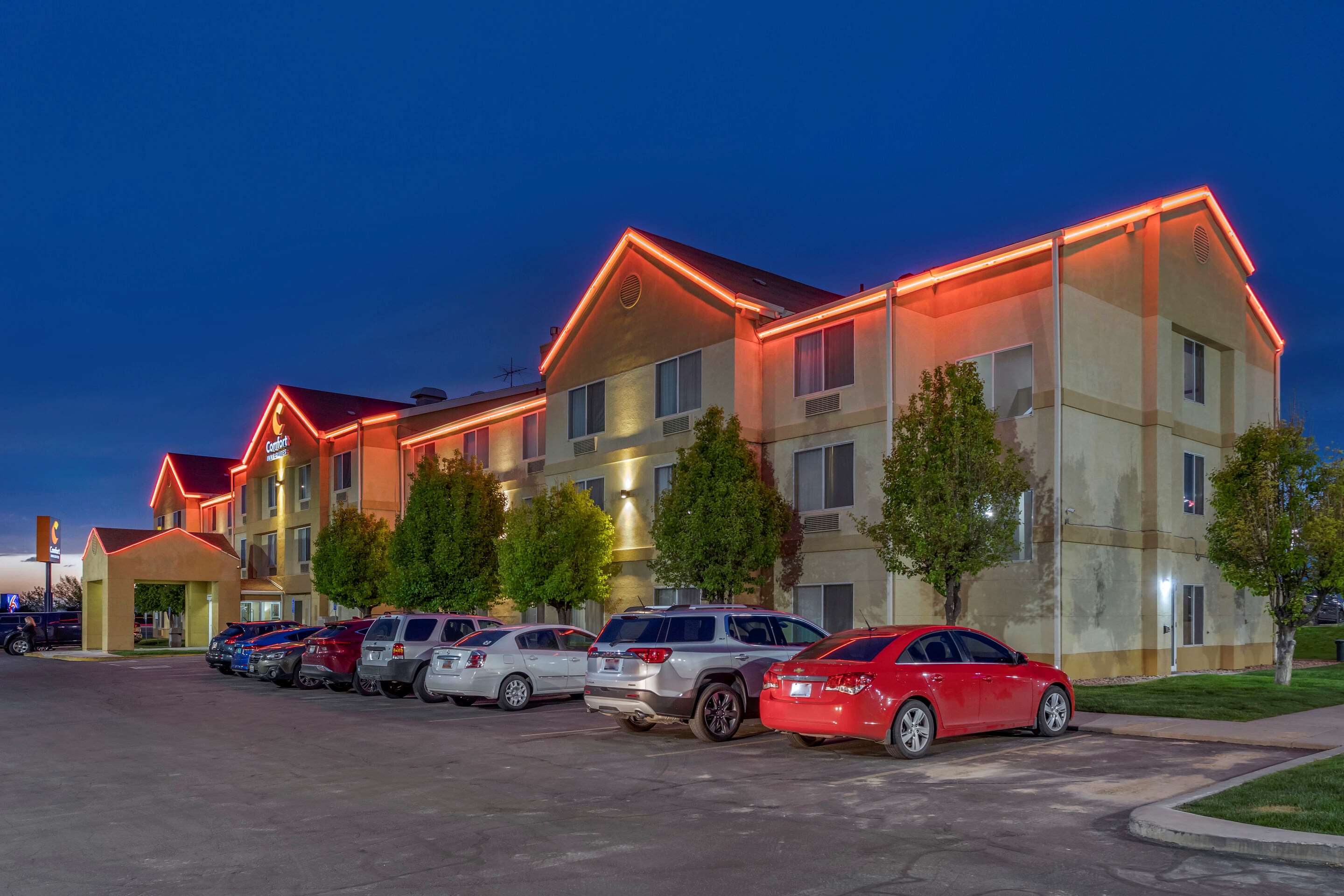 Hotel entrance | Comfort Inn & Suites Woods Cross - Salt Lake City North
