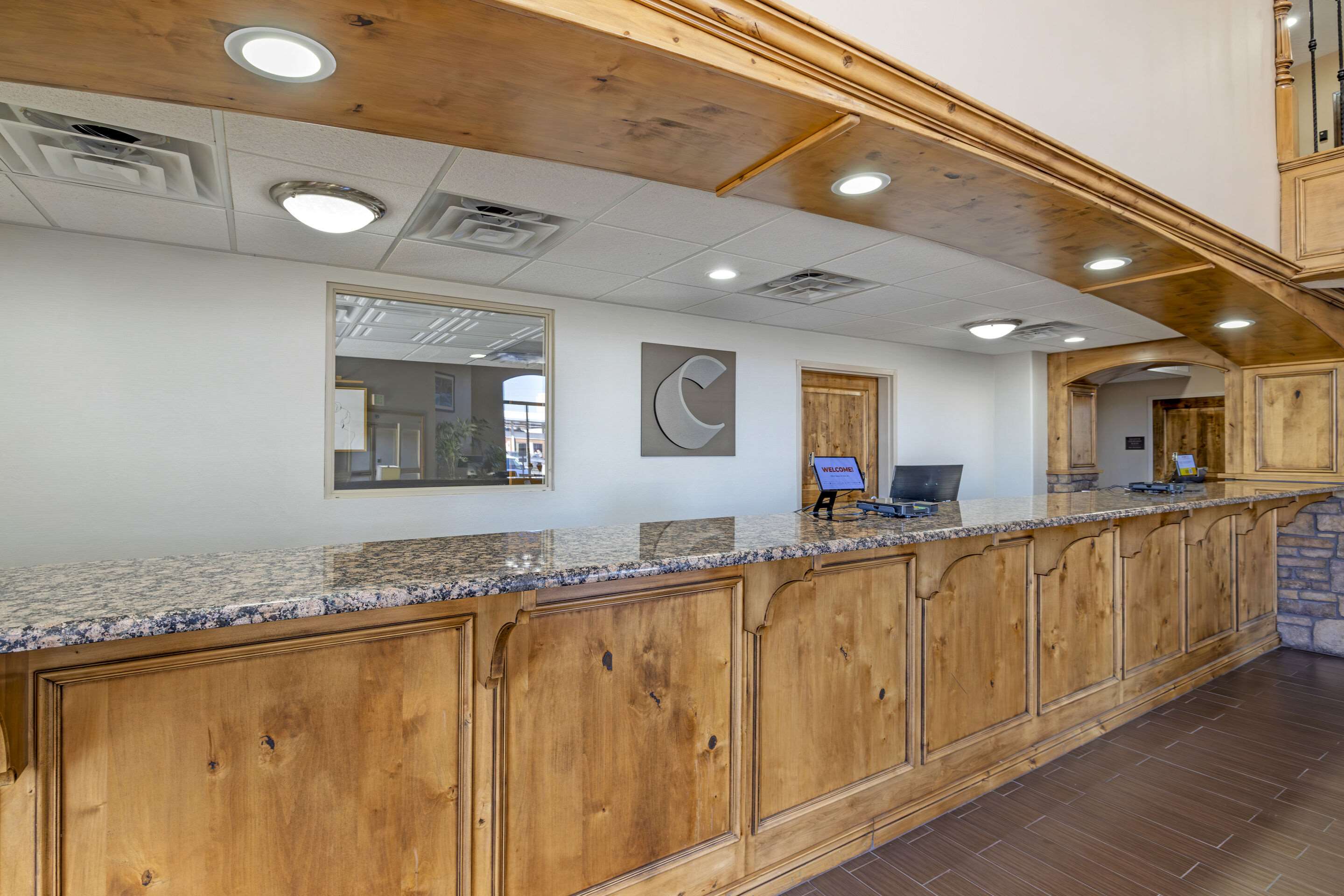 Front desk | Comfort Inn at Convention Center