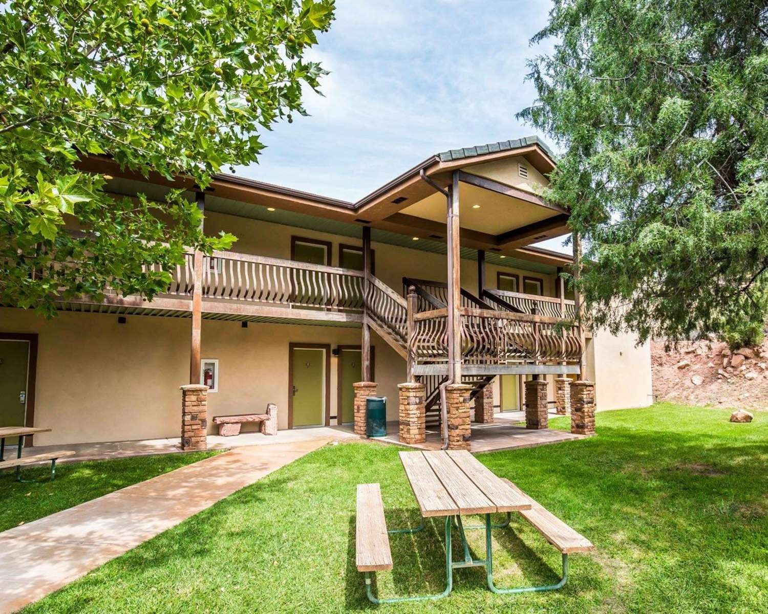 Quality Inn & Suites Springdale, UT See Discounts