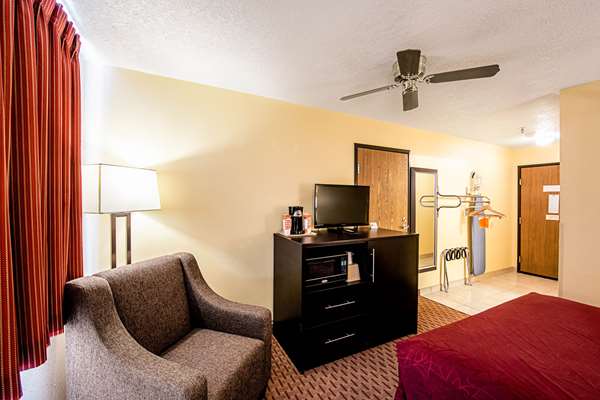  - Rodeway Inn & Suites Monticello