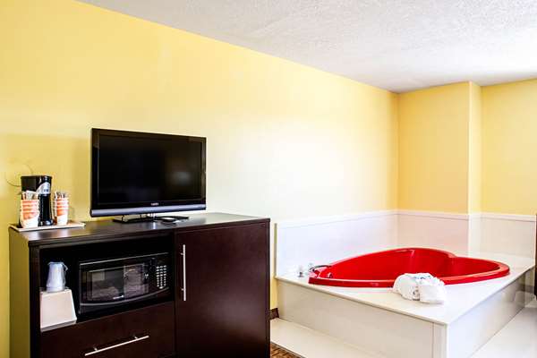  - Rodeway Inn & Suites Monticello