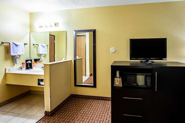  - Rodeway Inn & Suites Monticello