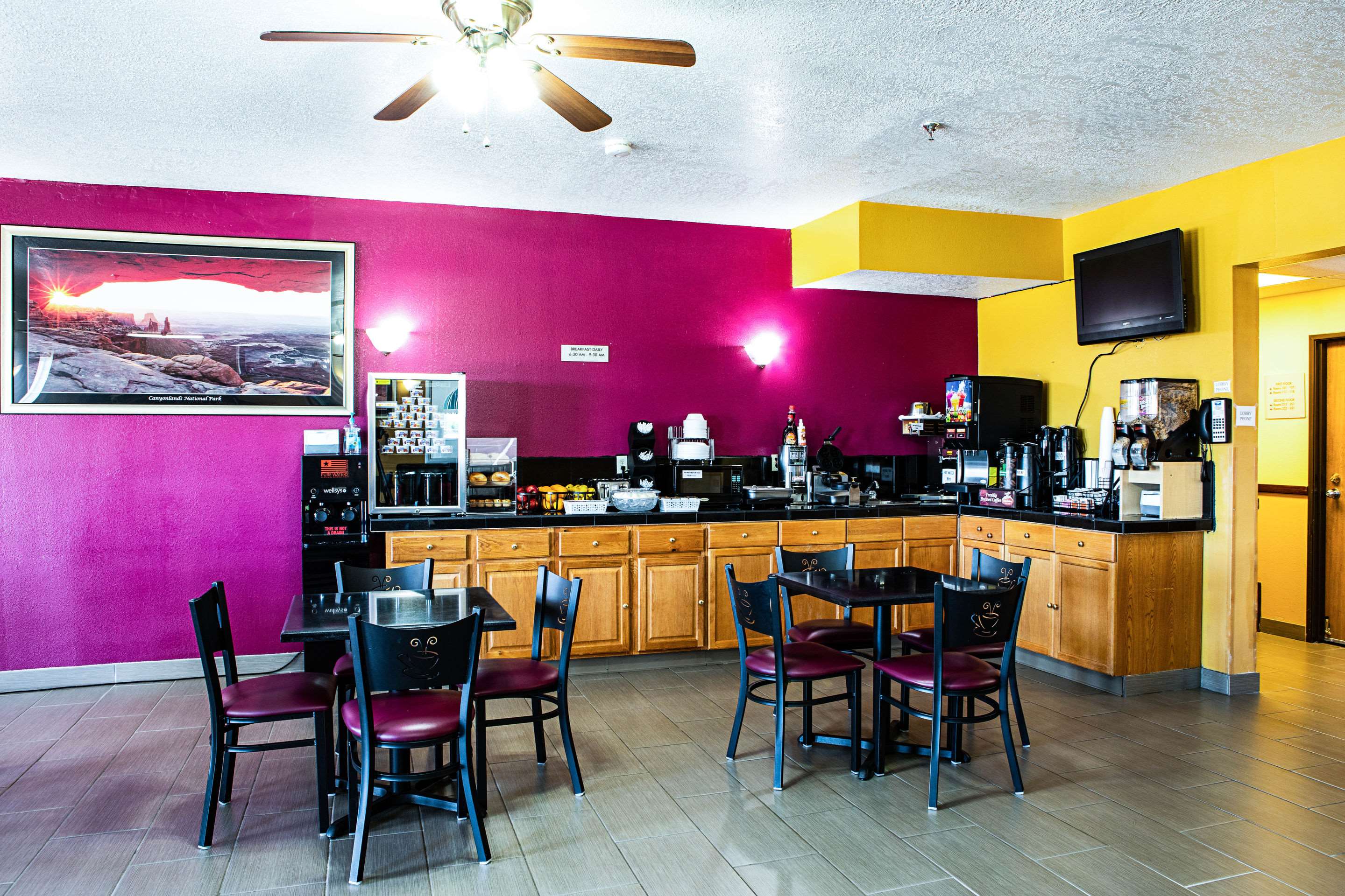 Breakfast area