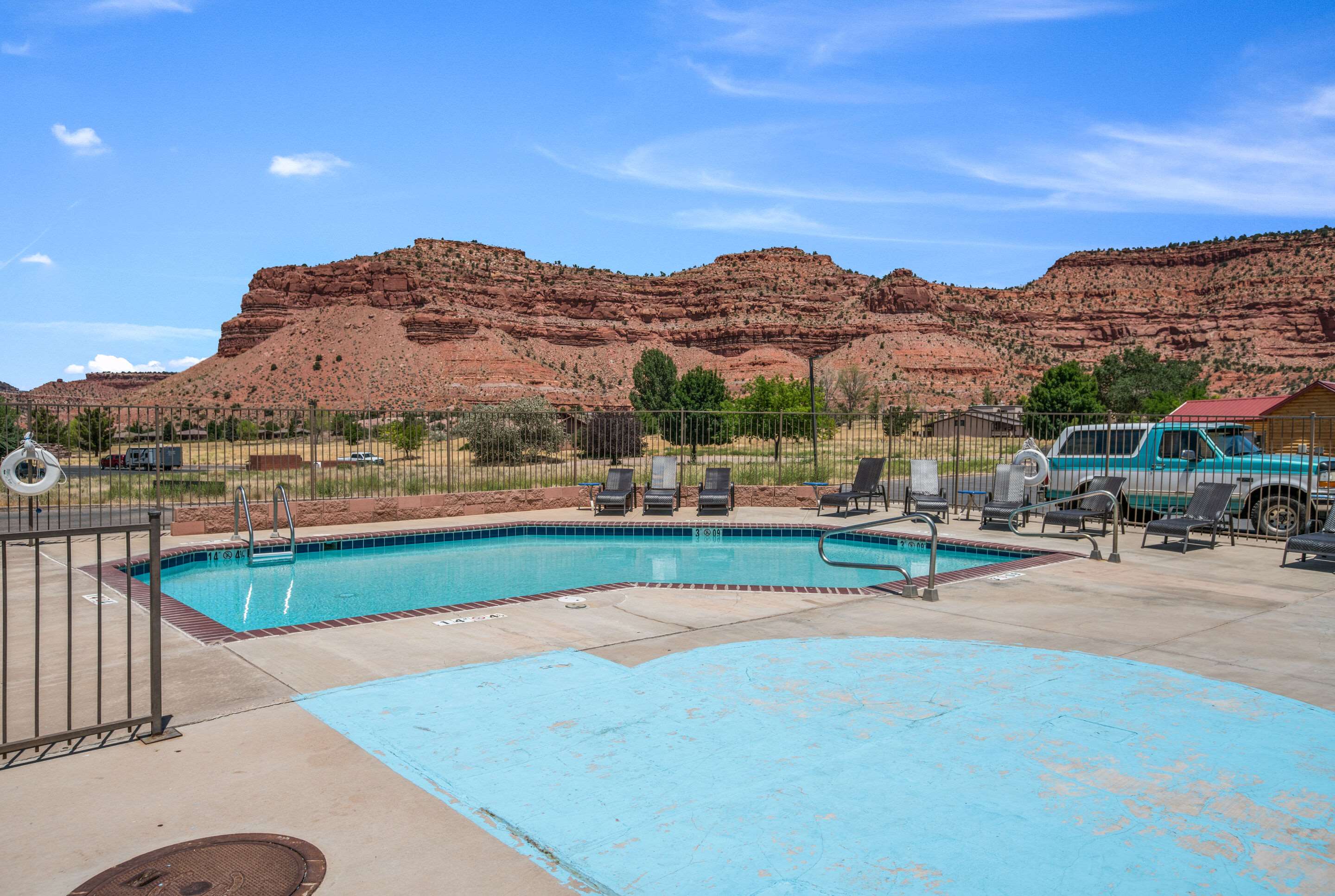 Outdoor pool | Quality Inn Kanab National Park Area