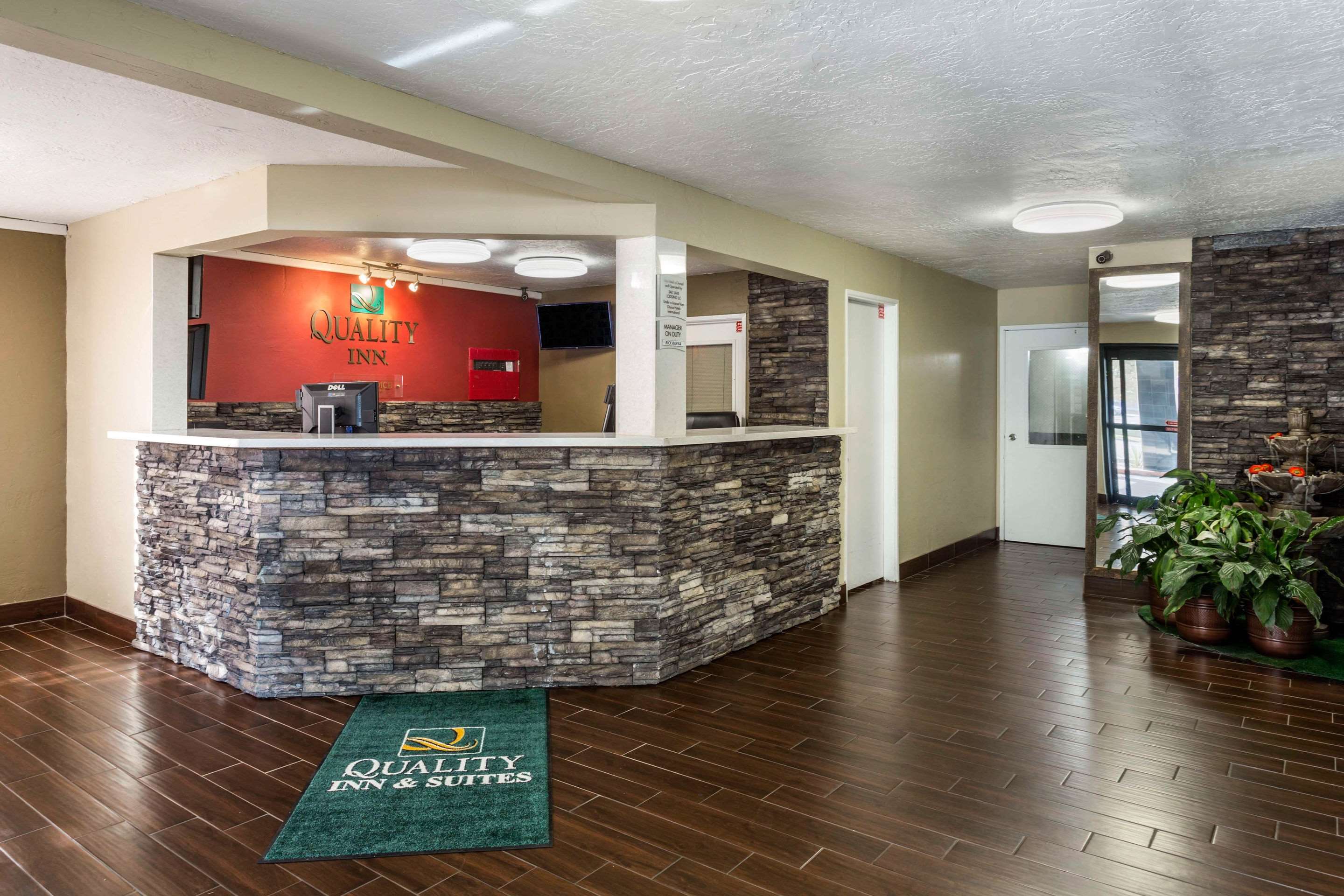 Front desk | Quality Inn Salt Lake City Downtown