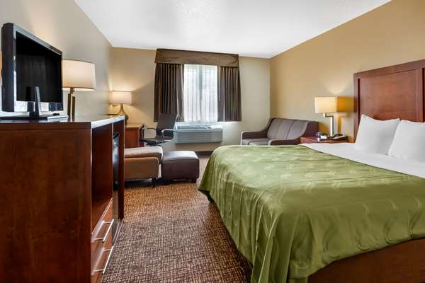 Suite - Quality Inn Logan