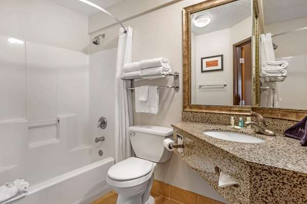 Suite - Quality Inn Logan