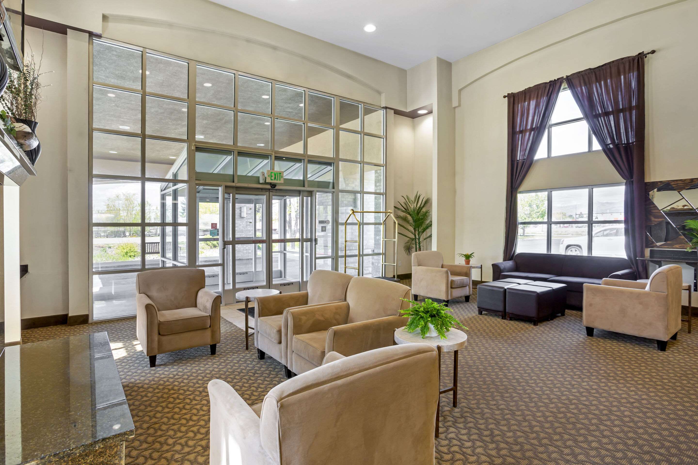 Lobby with sitting area
