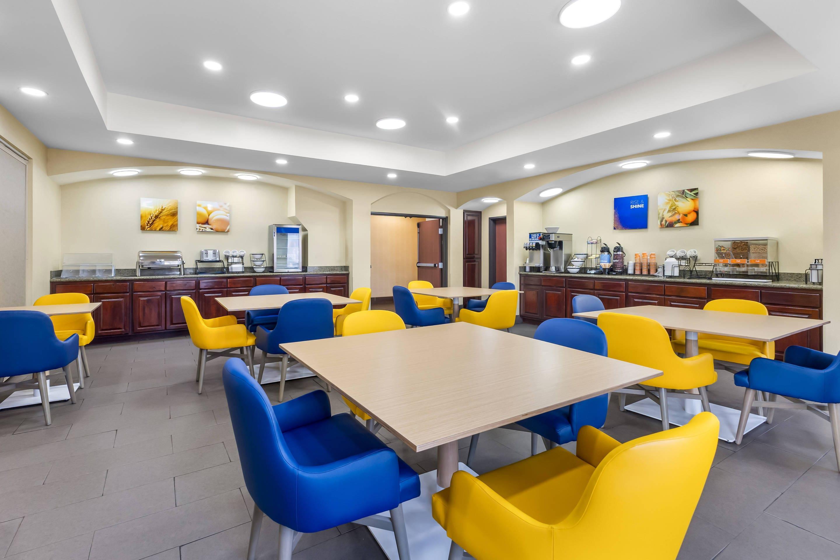 Breakfast area | Comfort Inn Ogden near Event Center