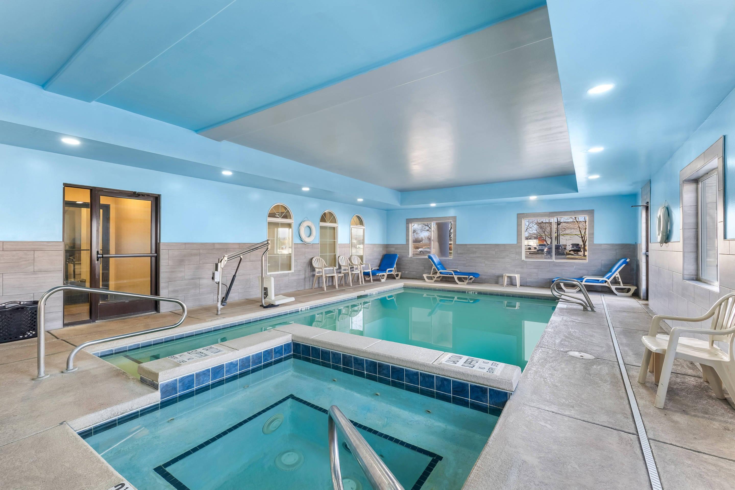 Indoor pool with hot tub | Comfort Inn Ogden near Event Center
