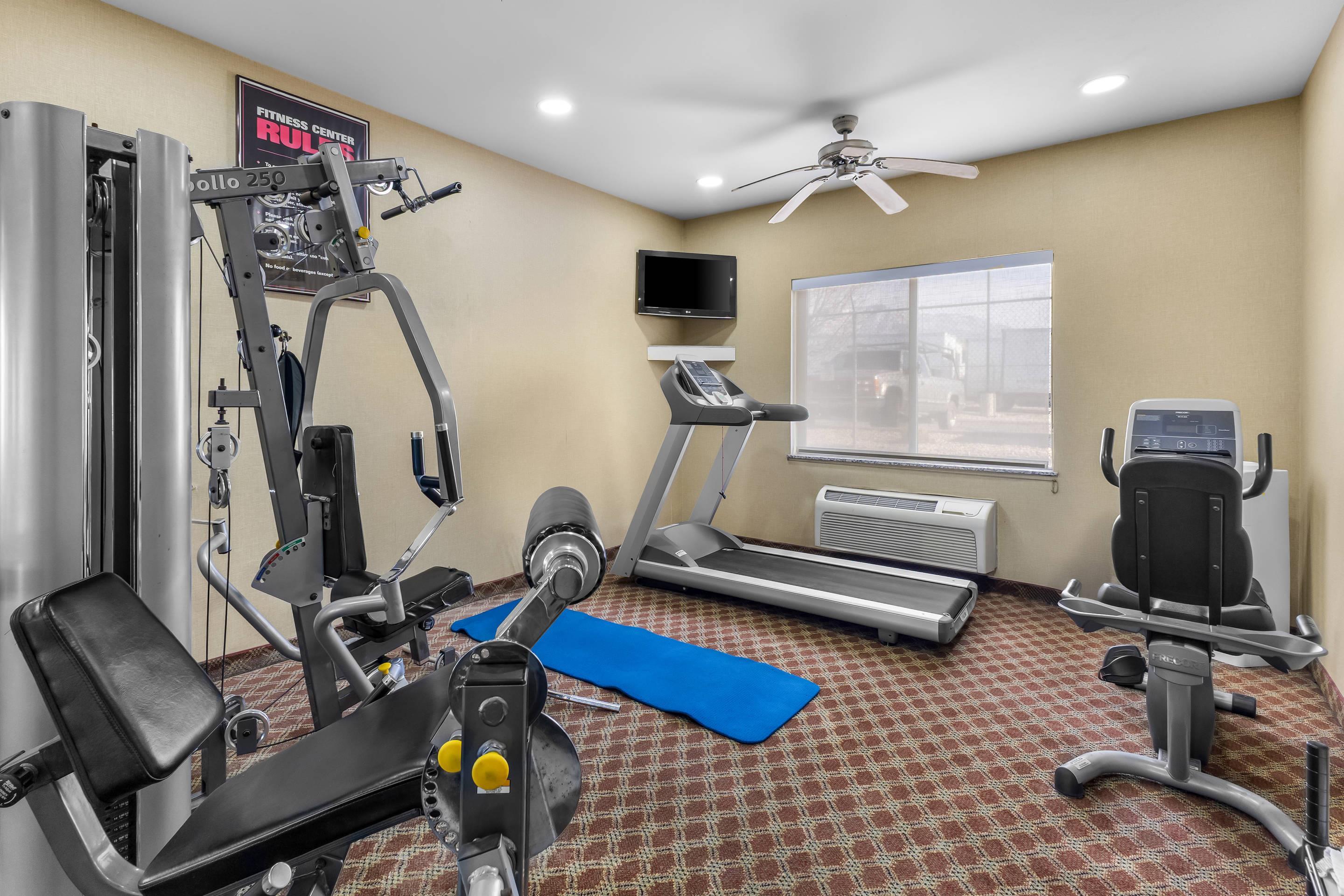 Exercise room | Comfort Inn Ogden near Event Center