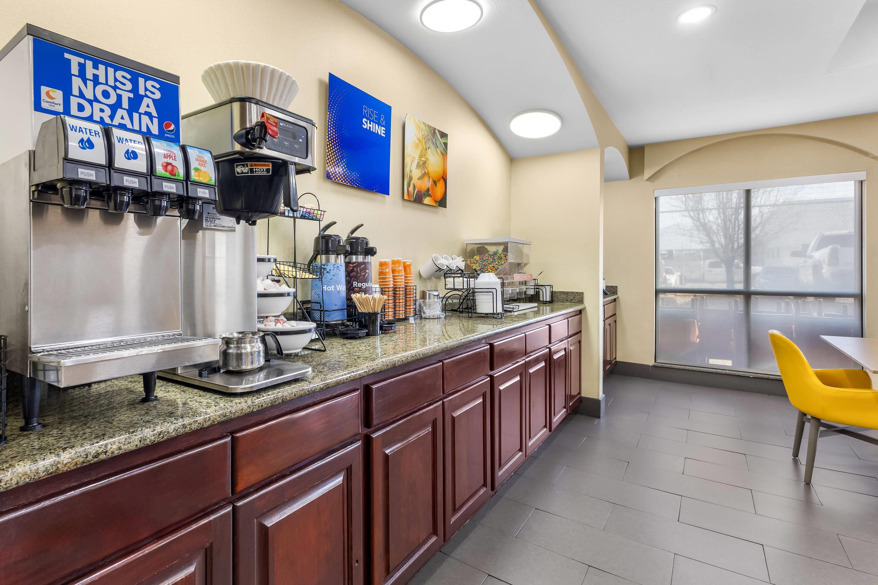 Breakfast area | Comfort Inn Ogden near Event Center