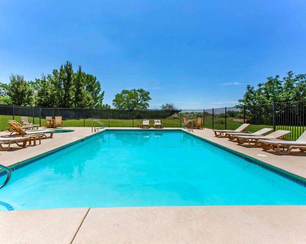 Pool - Rodeway Inn Kanab