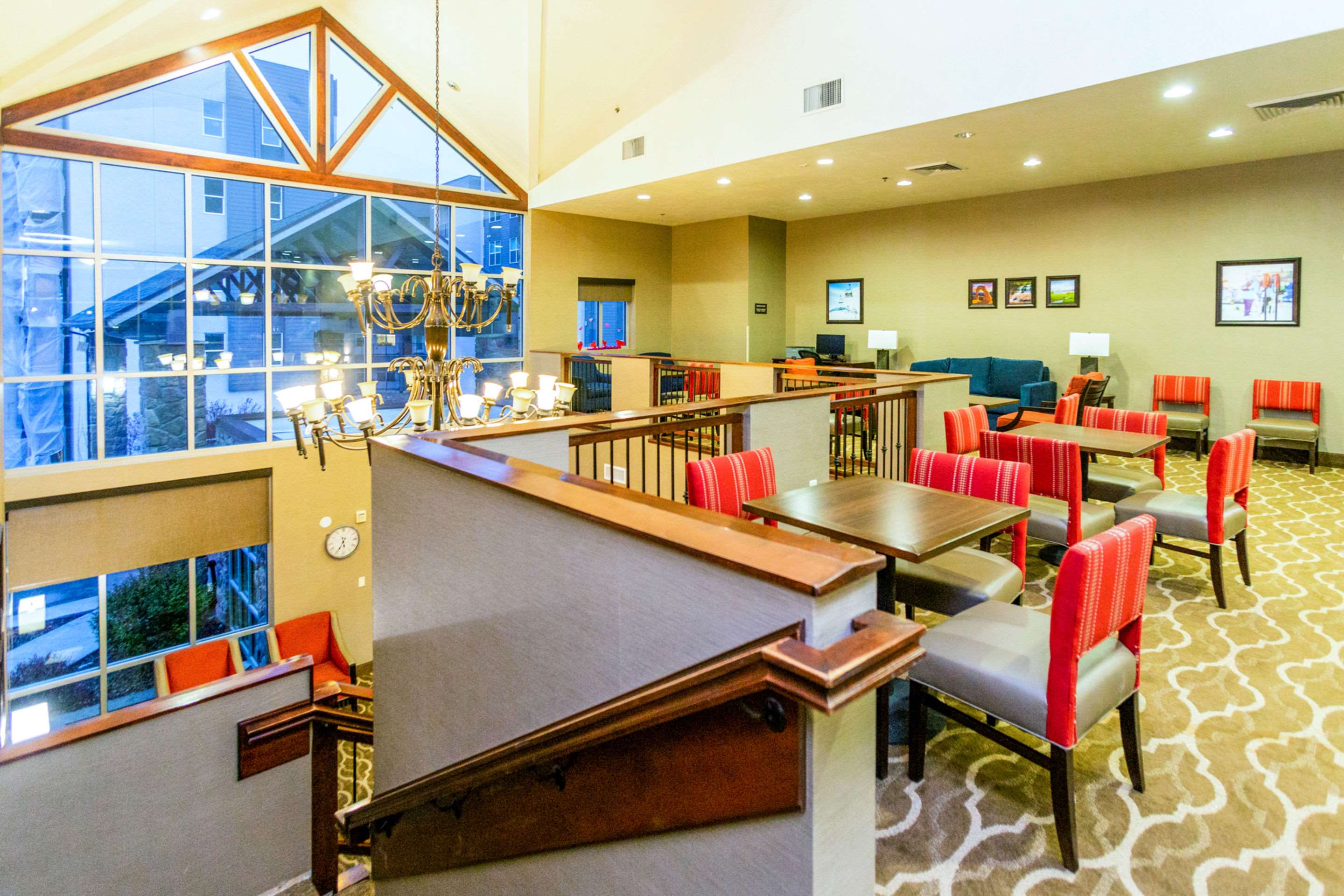 Breakfast area | Comfort Inn Downtown