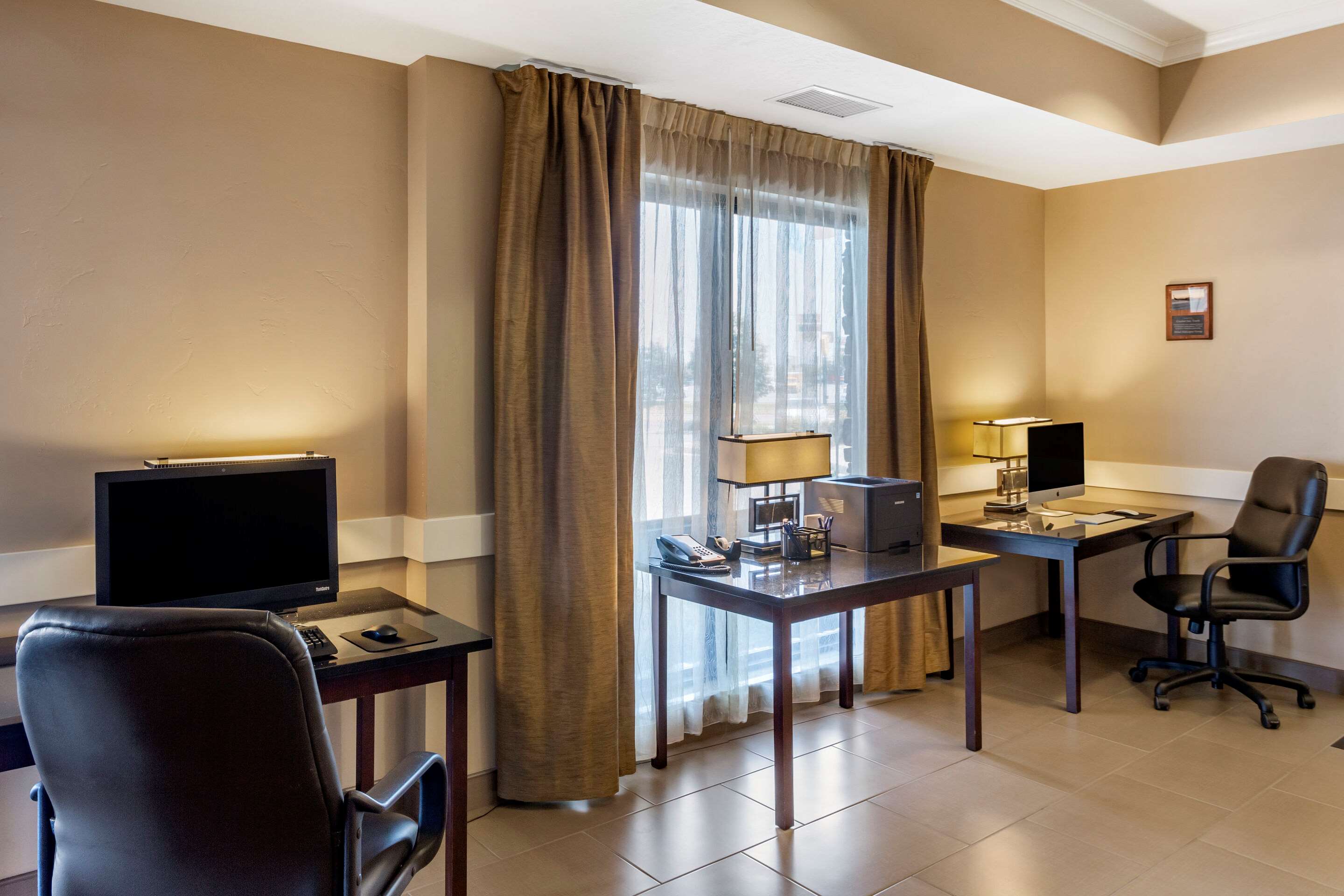 Computer in the lobby | Comfort Inn & Suites Tooele - Salt Lake City