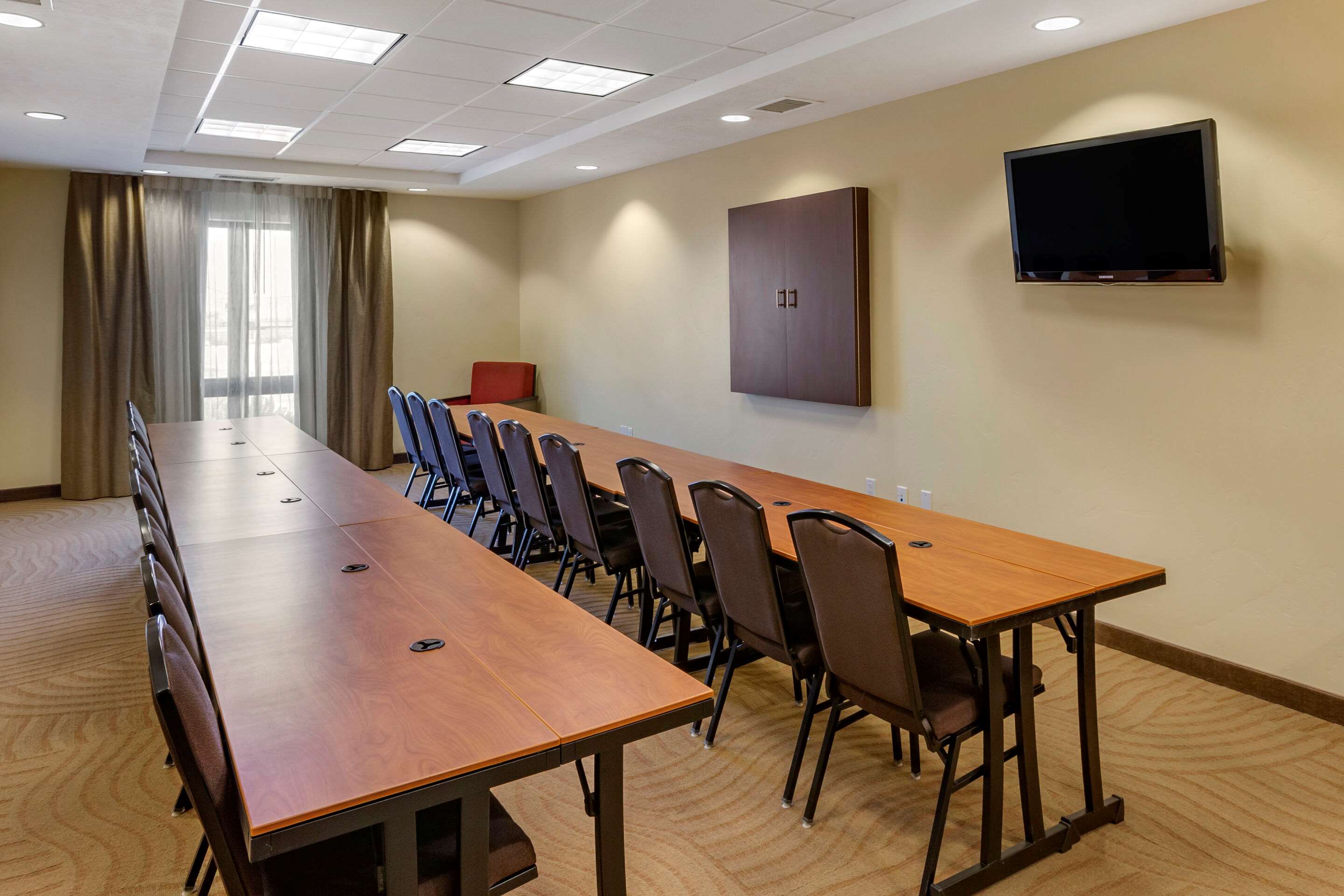 Boardroom | Comfort Inn & Suites Tooele - Salt Lake City