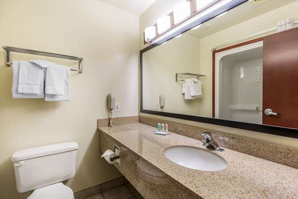  - Quality Inn Red Cliffs Washington - I-15, Exit 10