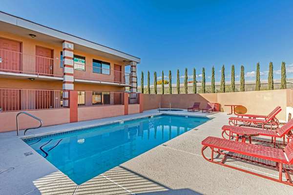 Pool - Quality Inn Red Cliffs Washington - I-15, Exit 10