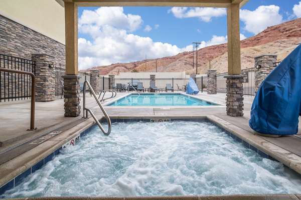 Pool - Comfort Suites Moab