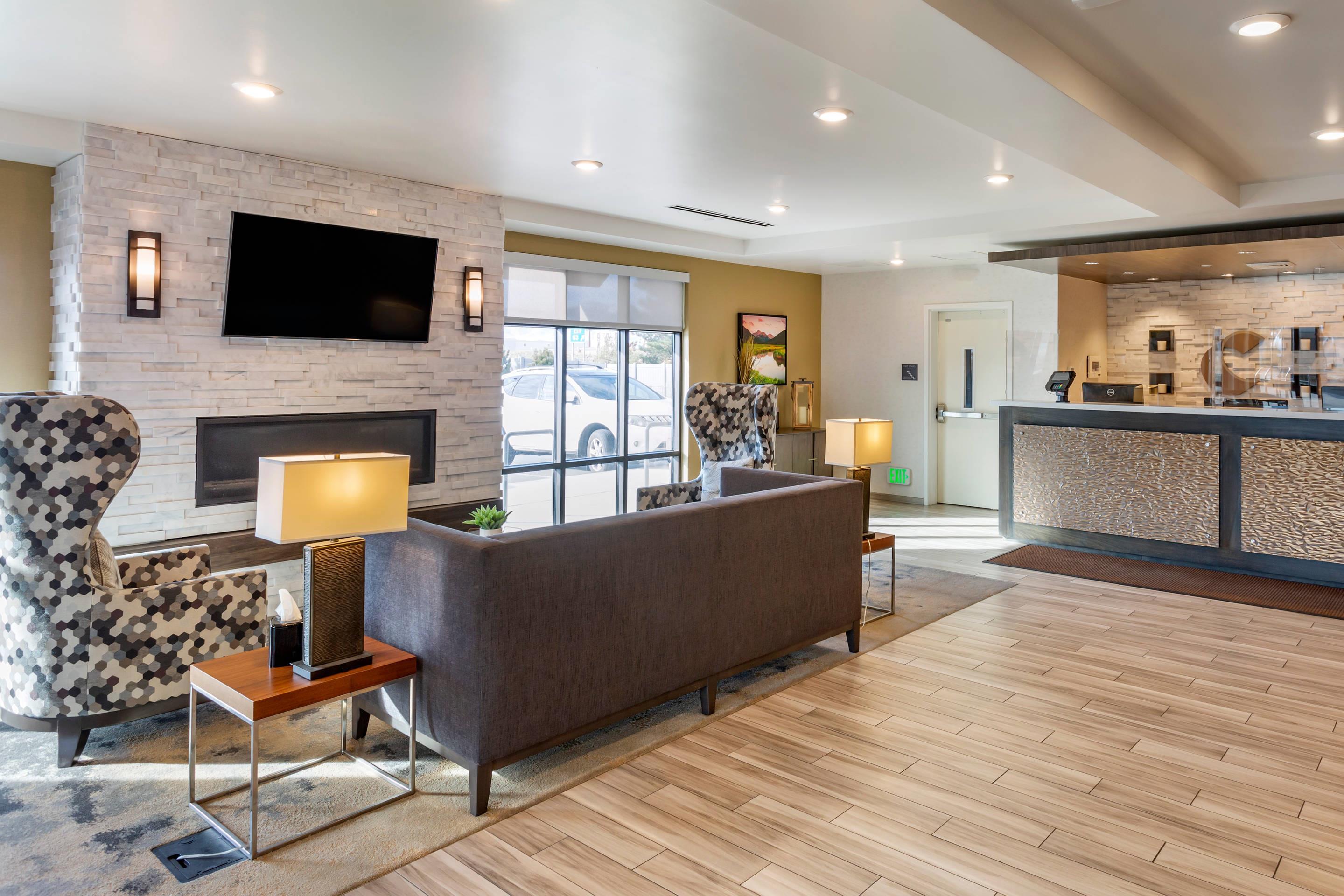 Lobby | Comfort Inn & Suites Salt Lake City Airport